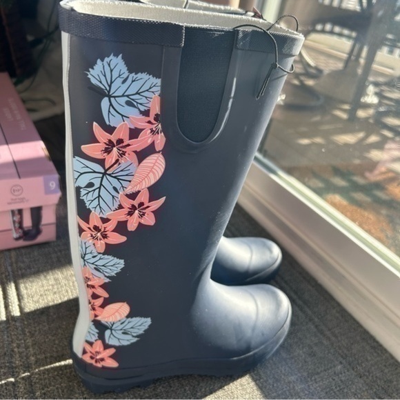 💋NEW Serra rain boots 👢 floral navy 9 - Picture 4 of 16